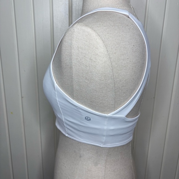 Lululemon strong lines bra size 4 - Picture 3 of 6